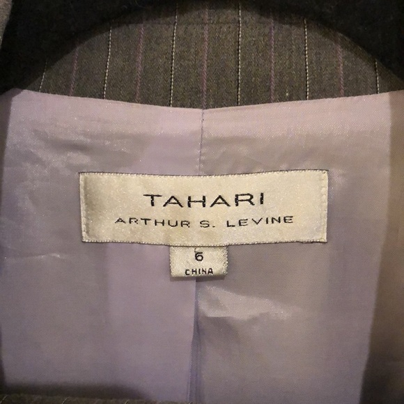 Tahari women’s full suit - Picture 2 of 4
